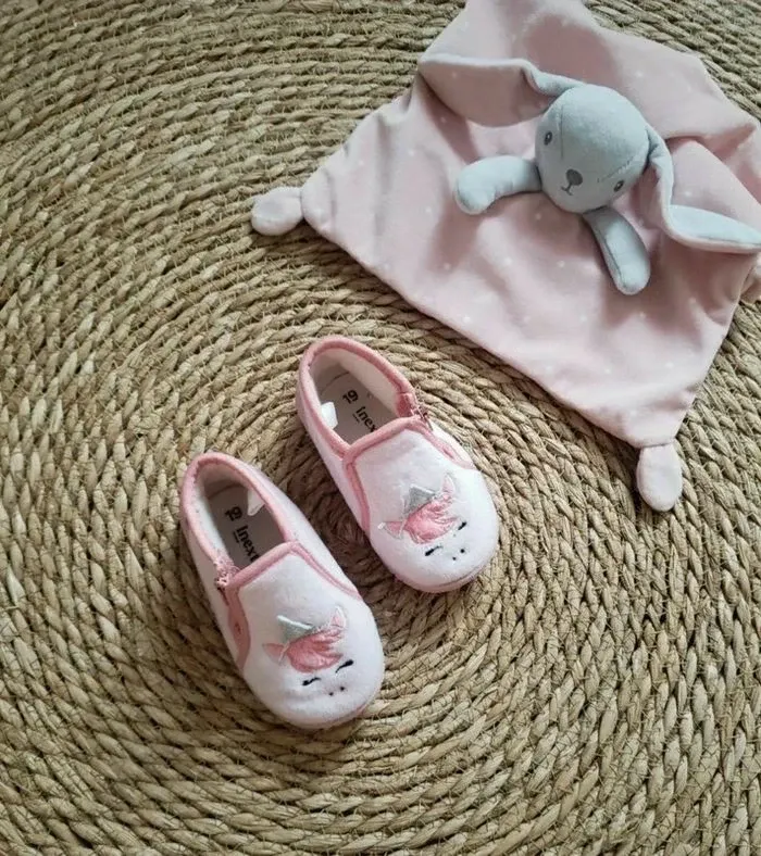 Chaussons licorne taille 19