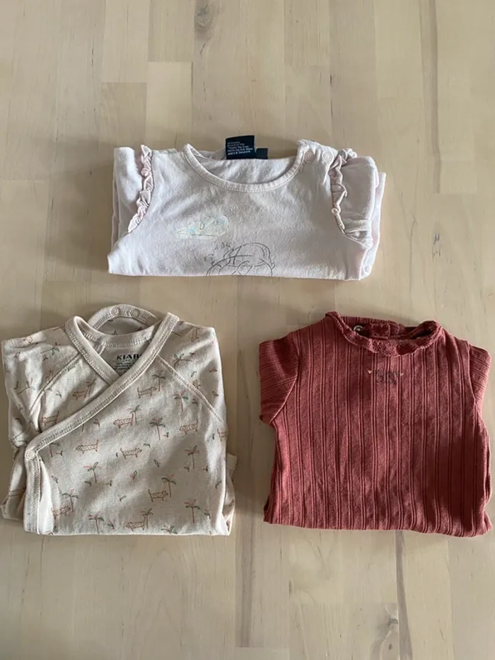 Lot 2 bodys manches longues + 1 ensemble