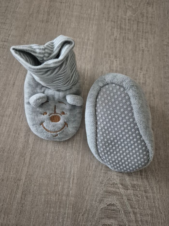 Chaussons winnie l'ourson 3-6 mois - photo numéro 2