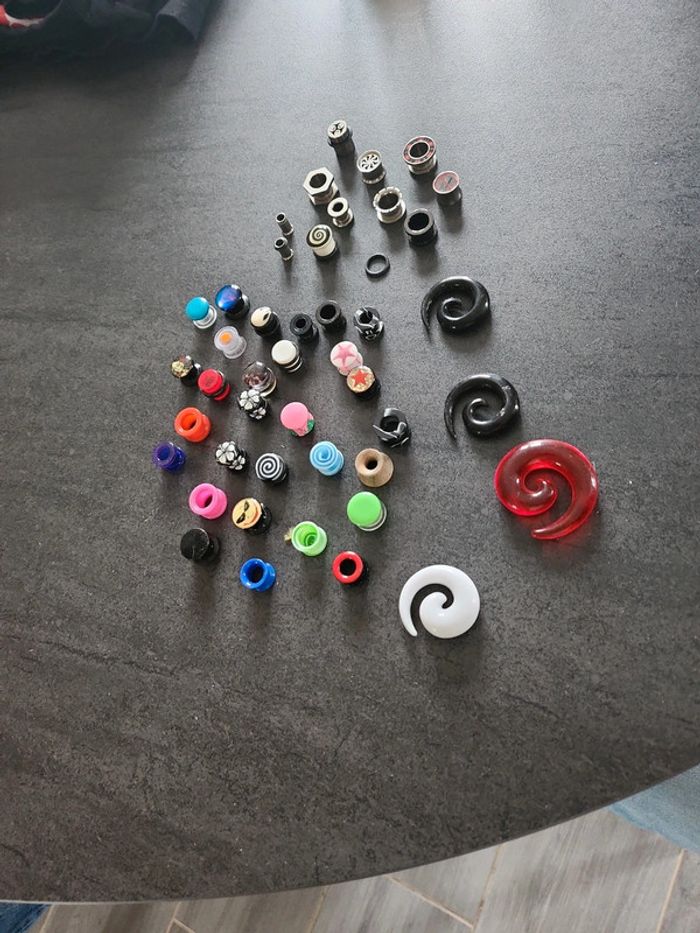 Lot de 53 écarteurs d'oreille - photo numéro 2