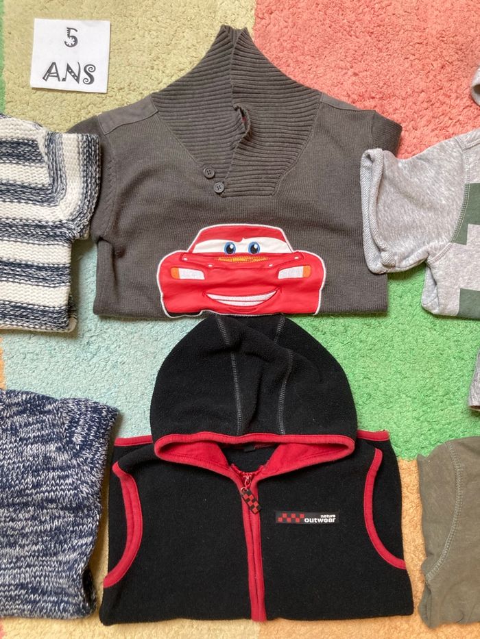 Lot 6 pulls et sweat  Garçon 👦 - 5 ans - TBE - photo numéro 3