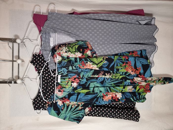 Lot 4 tuniques Cache cache