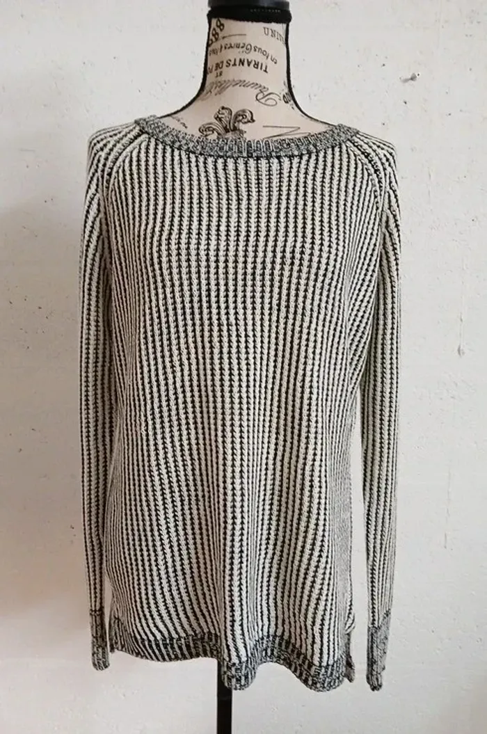 🖤 Pull fin torsadé – Laura Scott – Taille 38 – Très bon état - photo numéro 2