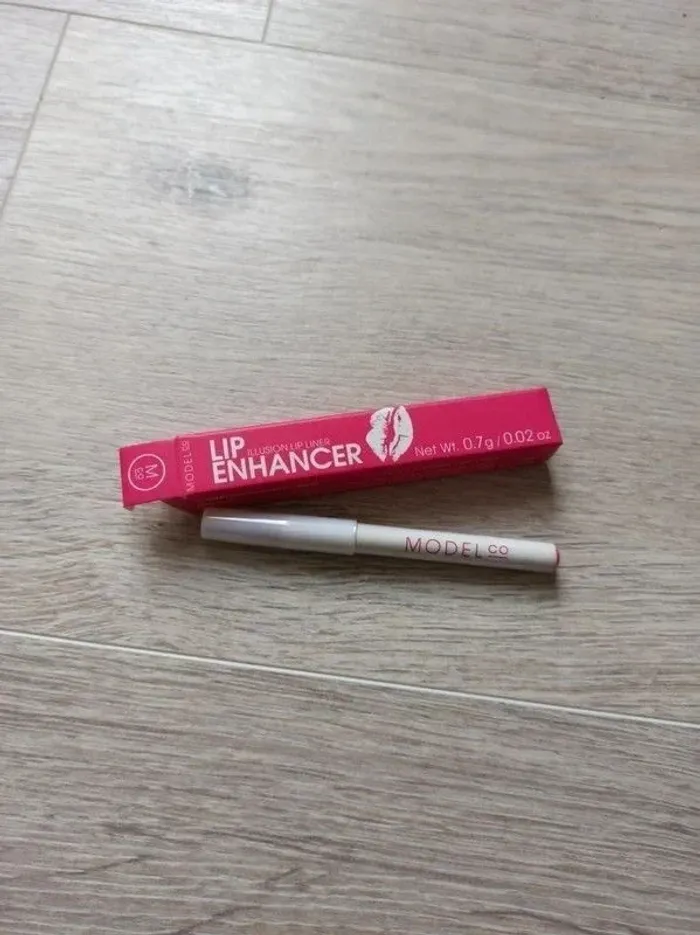 Crayon lèvre - photo numéro 2