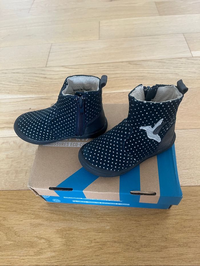 Adorables bottines grises foncées à pois blancs, marque Alma, taille 21. - photo numéro 3
