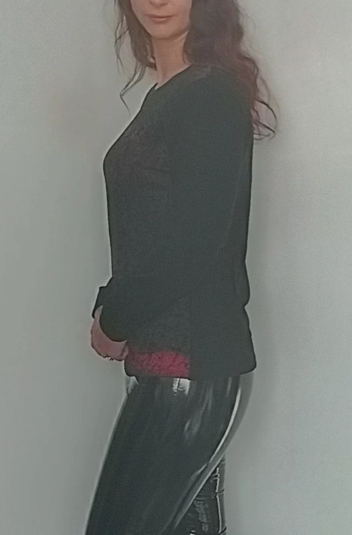 Pull fin noir et bordeaux strassé taille 42/44 - photo numéro 7