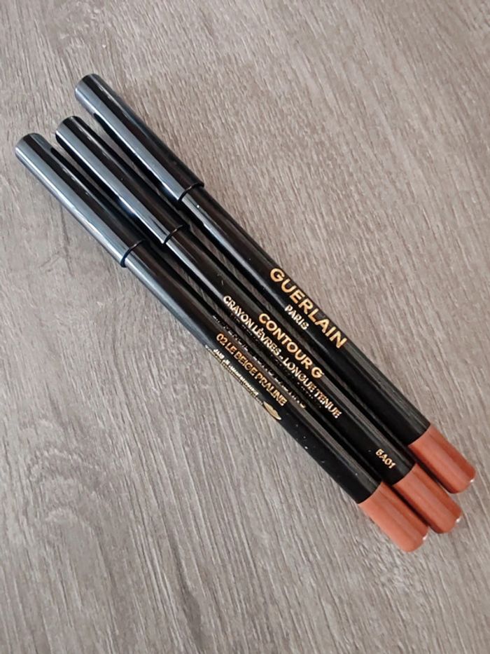 3 crayons lèvres contour G