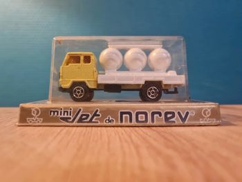 Mini Jet Norev 440 Volvo Laitier