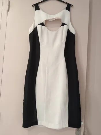 Robe bicolore noir et blanc Taille M