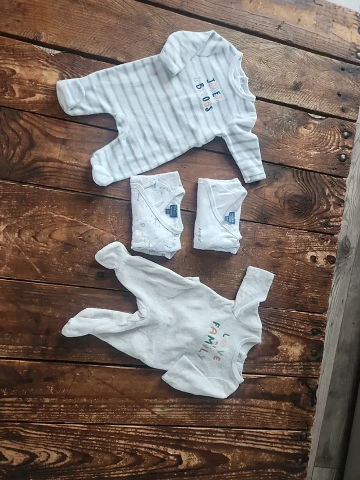 Pyjamas + bodies