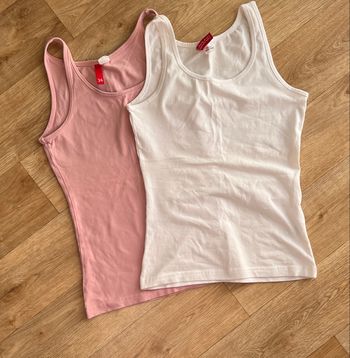 Lot de 2 débardeurs taille 34 blanc et rose