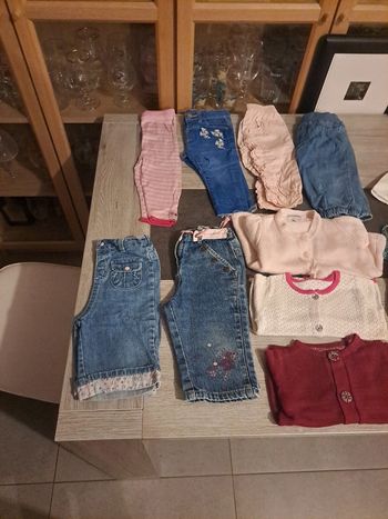 Gros lot fille  printemps/ete 12 mois ( 59 vêtements)