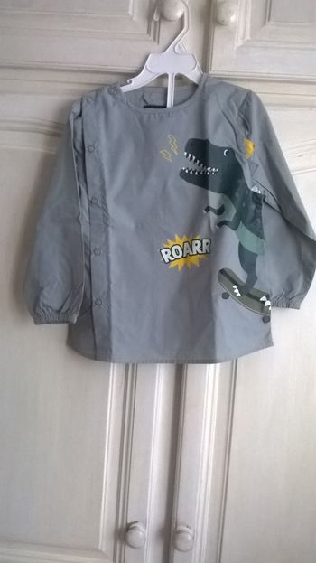   blouse  pour la maternelle  taille 4 ans 