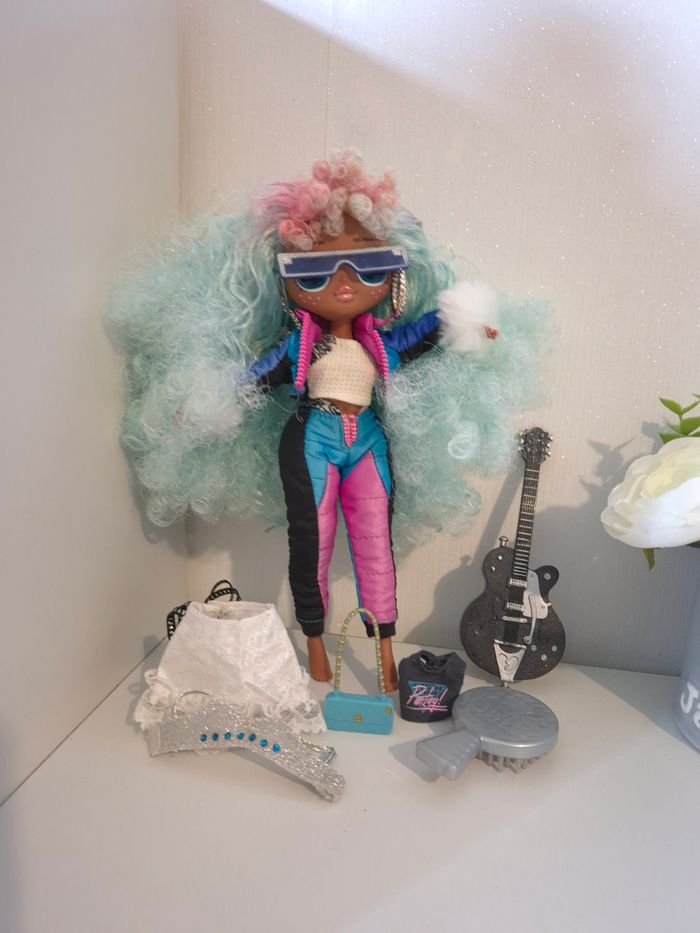 đjolie poupĂ©e LOL Surprise OMG Remix Honeylicious (ComplĂšte + Accessoires) đ - photo numĂ©ro 2