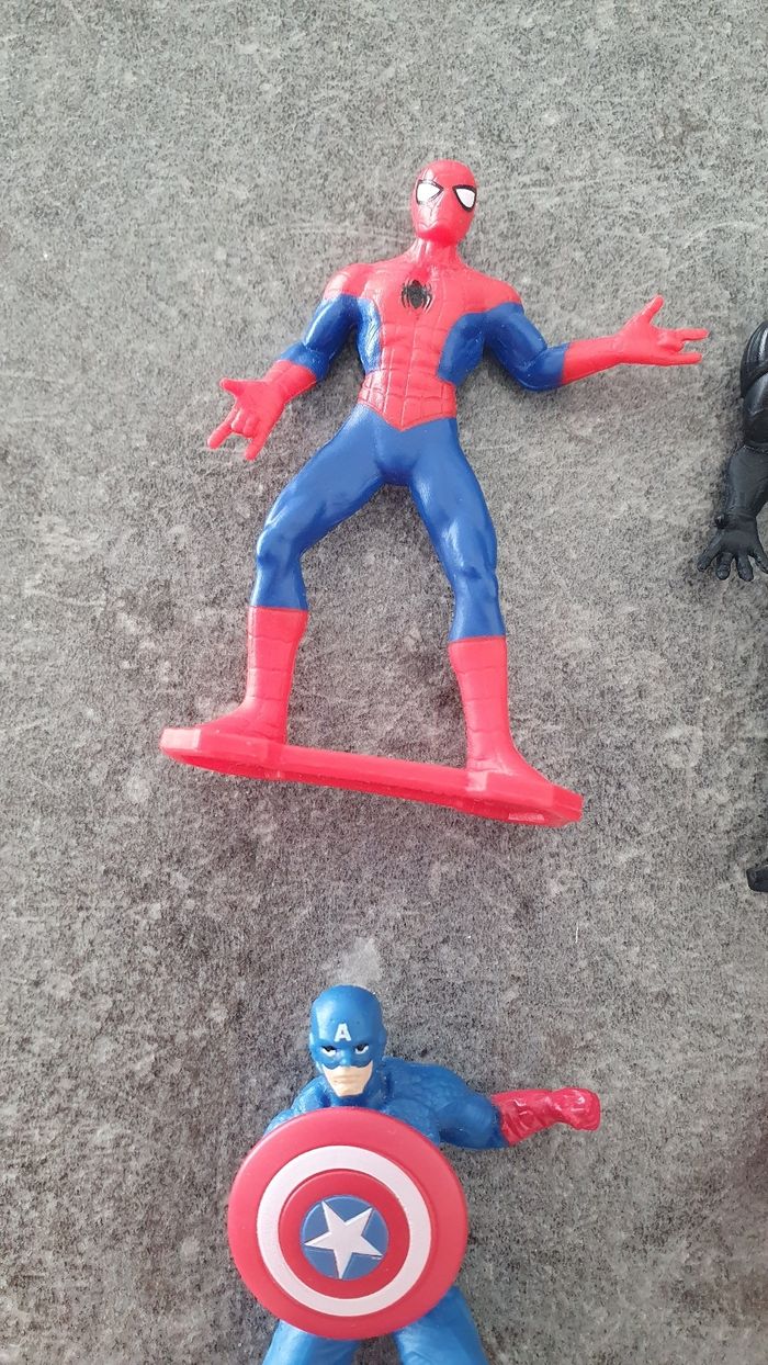 4 personnages Marvel - photo numéro 4