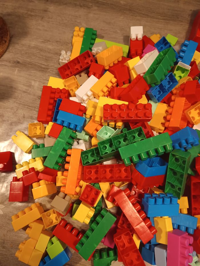 Gros lot de briques de construction - photo numéro 2