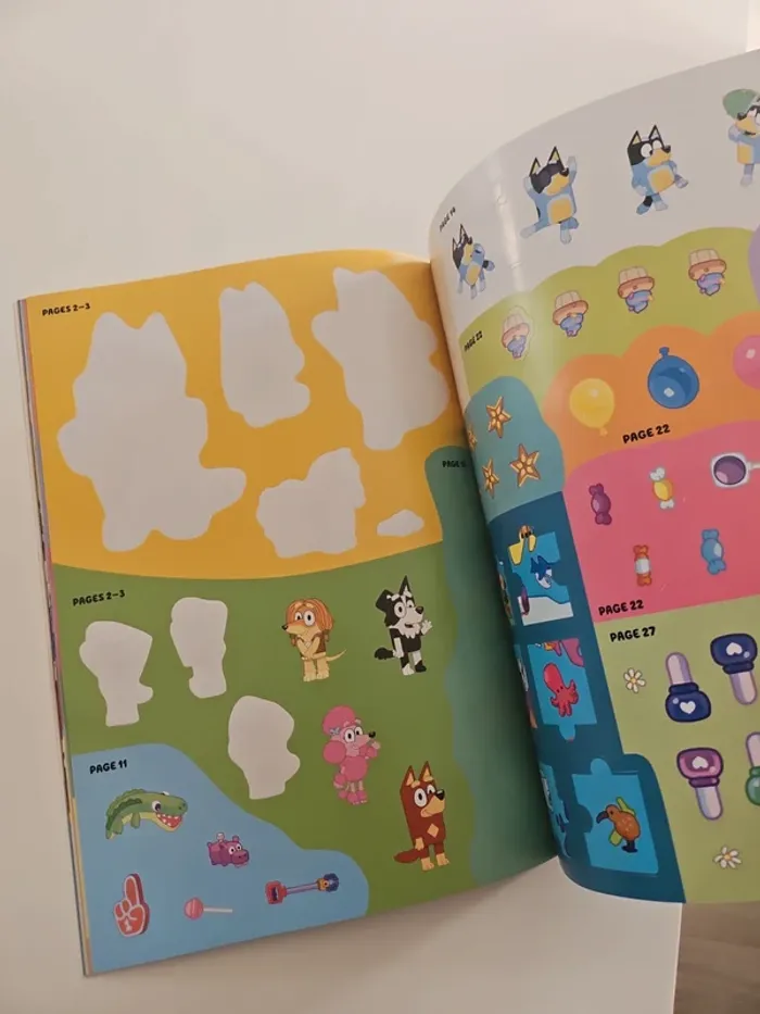 Bluey - Je veux jouer autant que ça !: Grand livre d'activités et autocollants - photo numéro 2