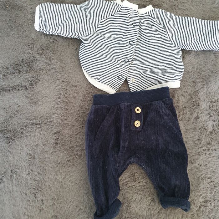 Lot de 2 ensembles. - photo numéro 2