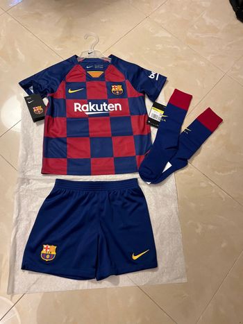 Tenue de foot Nike équipe Fc Barcelone taille 4/5 ans authentique neuf