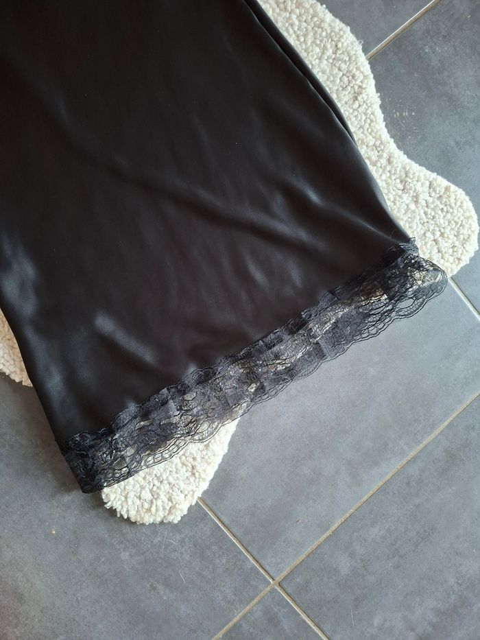 Jupe neuve longue avec dentelle primark S 36 38 noire fluide - photo numéro 3