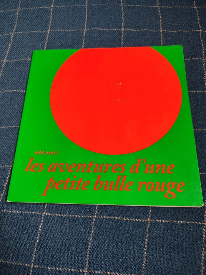 Les aventures d'une petite bulle rouge