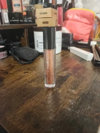 Ombre à paupières liquide