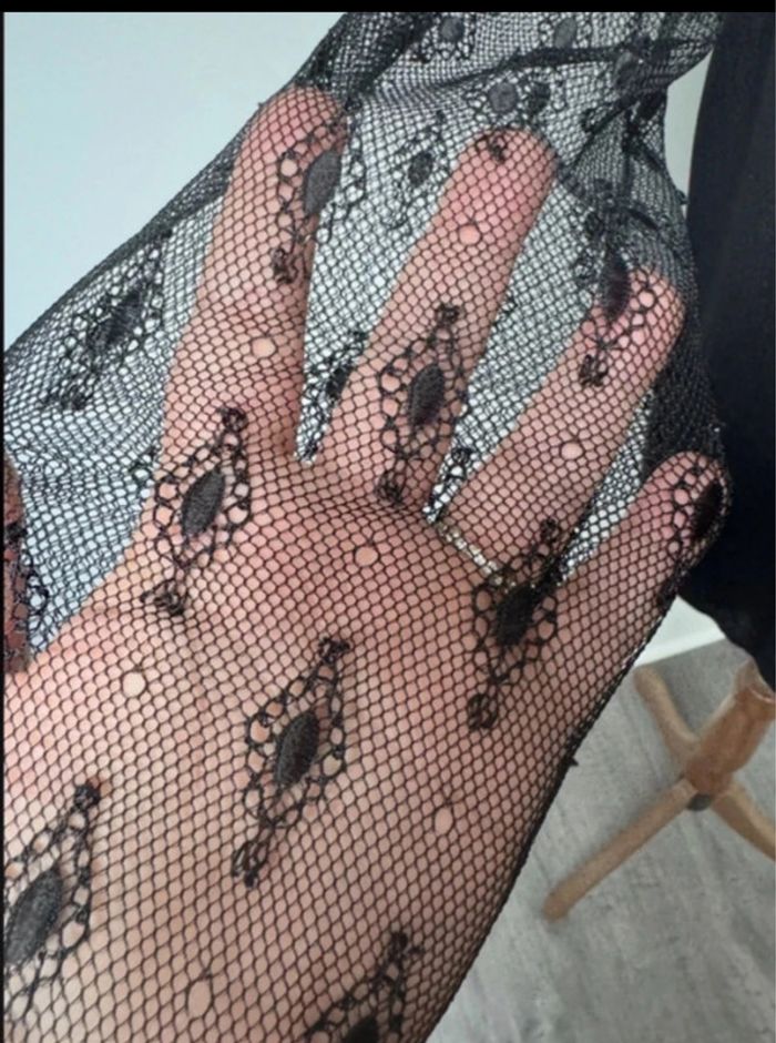Blouse noire dentelle Naf Naf taille 38 ou M - photo numéro 3
