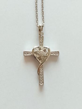 Chaîne + pendentif religieux