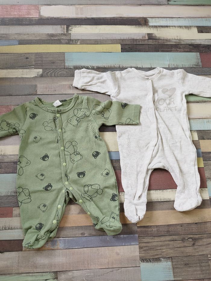 Lot vêtements 1 mois - photo numéro 4