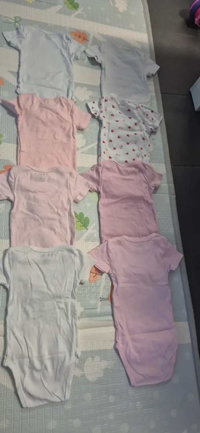 Lot de 8 bodies manches courtes - photo numéro 2