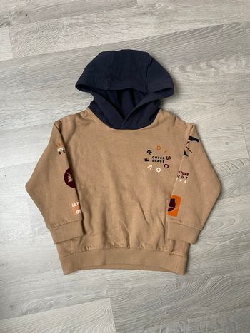 Sweat a capuche camel et bleu marine 4 ans 