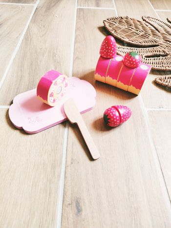 🍓Dinette gâteau fraisier avec grosses fraises à scratch en bois