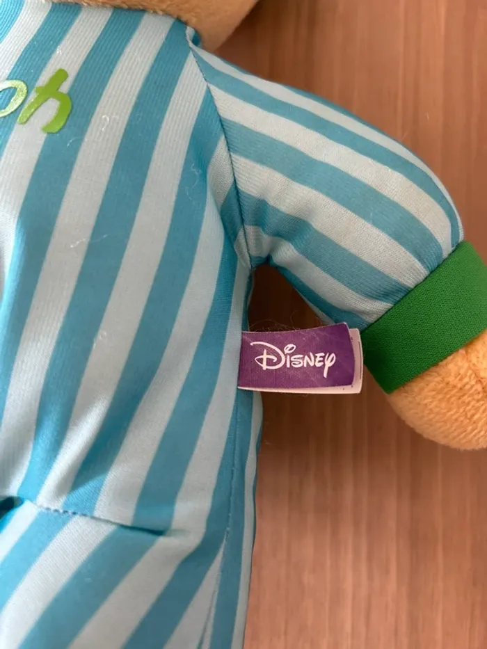 Grande peluche Winnie l’ourson avec bonnet de nuit - photo numéro 4