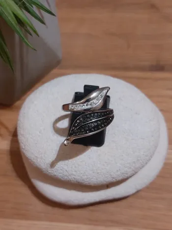 Bague 💍 argenté et noir 🍃