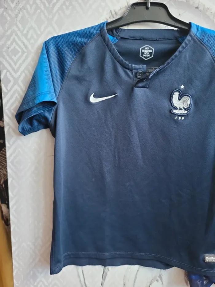 Lot t shirt foot. - photo numéro 2