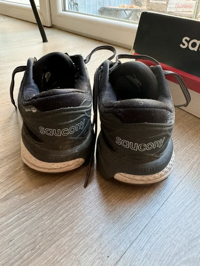 Baskets Saucony Zealot ISO 2 Reflex Blanc Noir - photo numéro 11