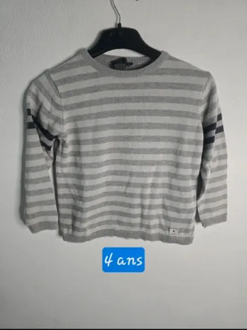 Pull ligné en maille
