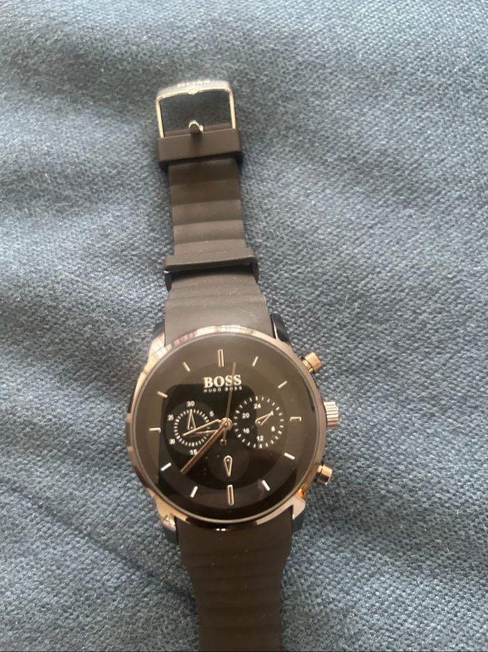 Montre Hugo Boss neuve jamais portée - photo numéro 5