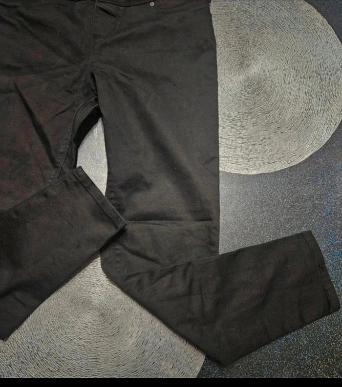 Pantalon noir - photo numéro 2