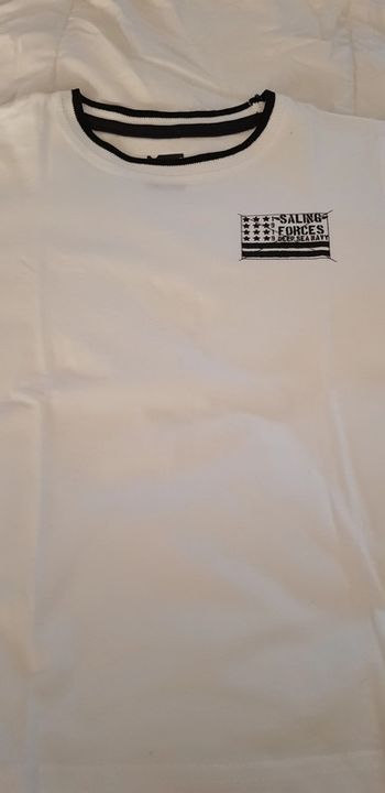 Tee-shirt manches courtes garçon (2 exemplaires disponibles)