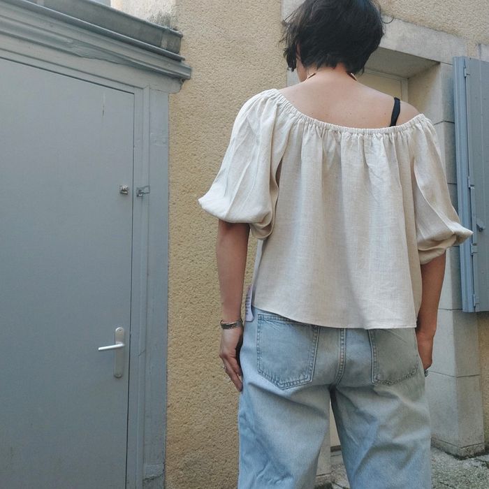 Joli haut neuf pour 38/40 - photo numéro 4