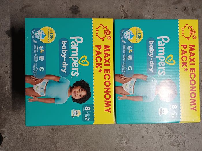 2 boîte de couche pampers taille 8 a 40€