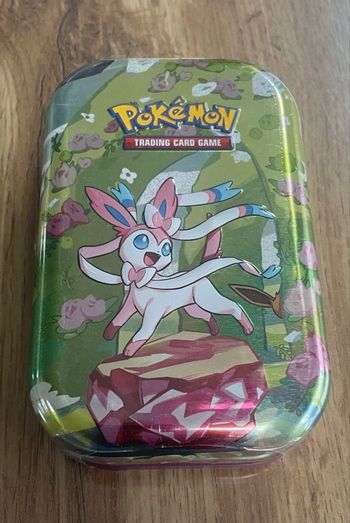 Pokémon mini tins nymphali évolutions prismatiques EV 8.5 écarlate et violet