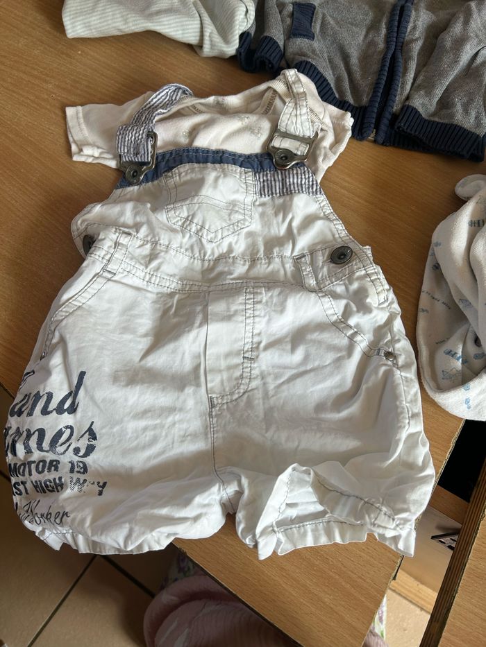 Lot de vêtements garçon taille 9 mois - photo numéro 3