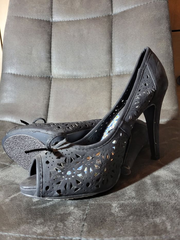 Escarpins dentelle noire - photo numéro 3