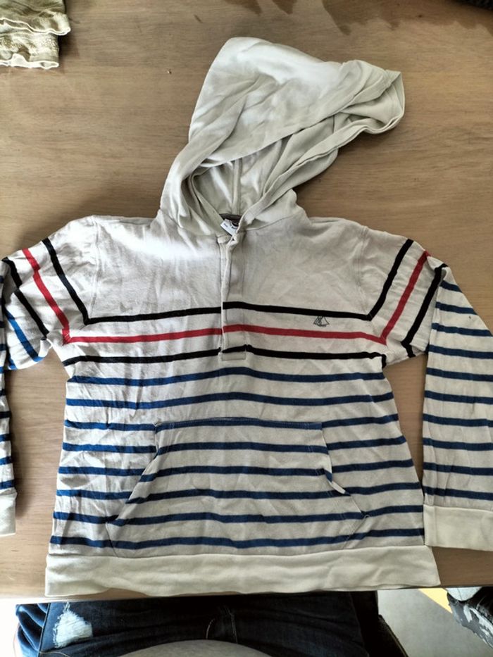 Marinière Petit Bateau à capuche.