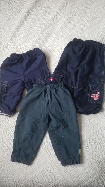 Lot 4 pantalons 1 salopette 18 mois