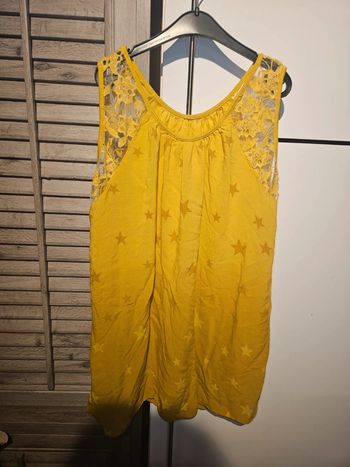 Tee-shirt étoile sans manche dentelé aux épaules taille 3