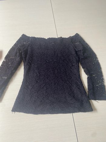 Très beau haut noir dentelle