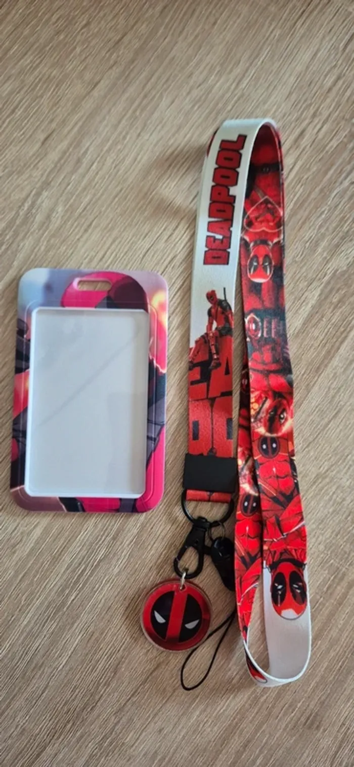 Porte carte d'identité DeadPool avec lanière fantaisie. - photo numéro 5